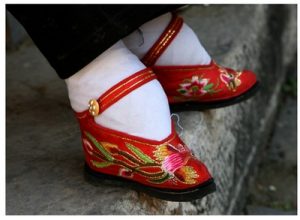 La tradition chinoise des pieds bandés. - Asian Queens
